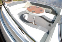 Стол в носовой кокпит