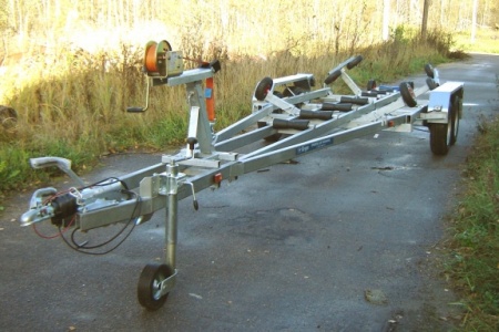 Trailer for boats and yachts V75T2