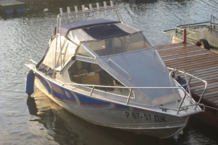 Моторная лодка GRIZZLY 520 R б/у.